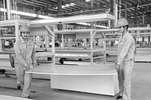 集體過生日 開展 民族團(tuán)結(jié)一家親 活動(dòng) 住上新宿舍 和田少數(shù)民族員工實(shí)現(xiàn)轉(zhuǎn)移就業(yè) 開啟新生活